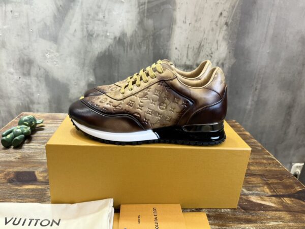 LV SNEAKER