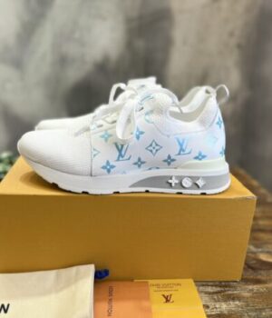 LV SNEAKER
