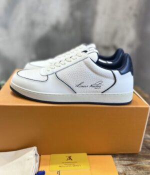 LV SNEAKER