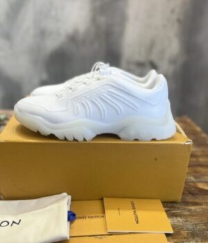 LV SNEAKER