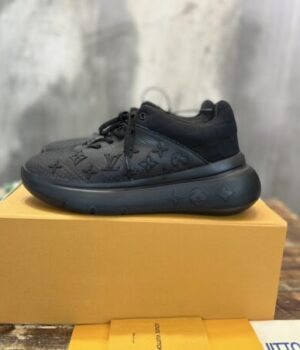 LV SNEAKER