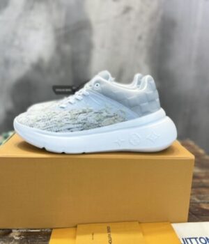 LV SNEAKER