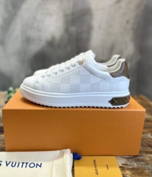 LV SNEAKER