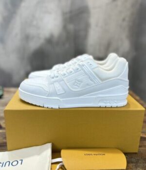 LV SNEAKER
