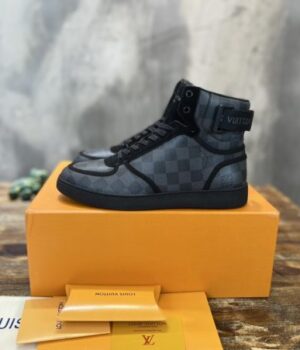 LV SNEAKER