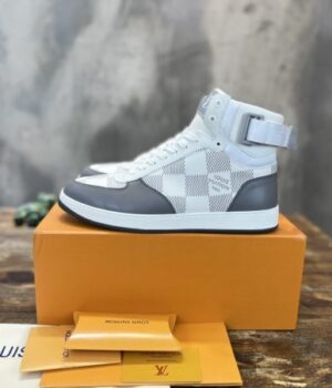 LV SNEAKER