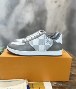 LV SNEAKER