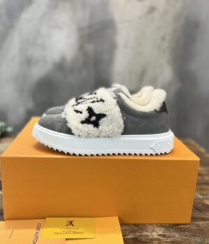 LV SNEAKER