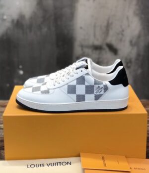 LV SNEAKER