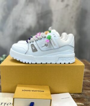LV SNEAKER
