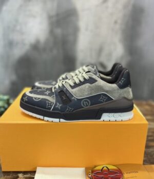 LV SNEAKER