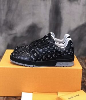 LV SNEAKER