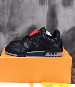 LV SNEAKER