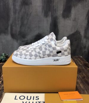 LV SNEAKER