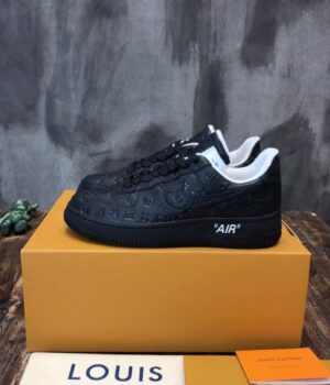 LV SNEAKER