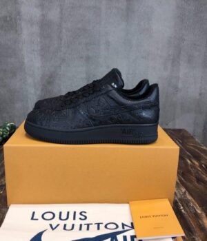LV SNEAKER
