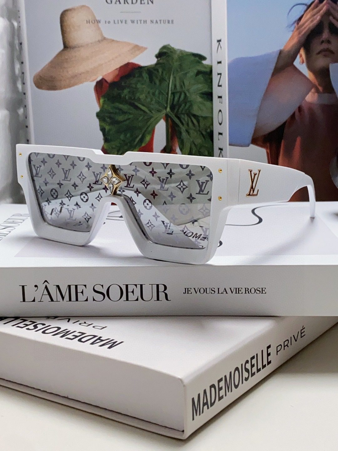 LV SUNGLASSES - Image 2