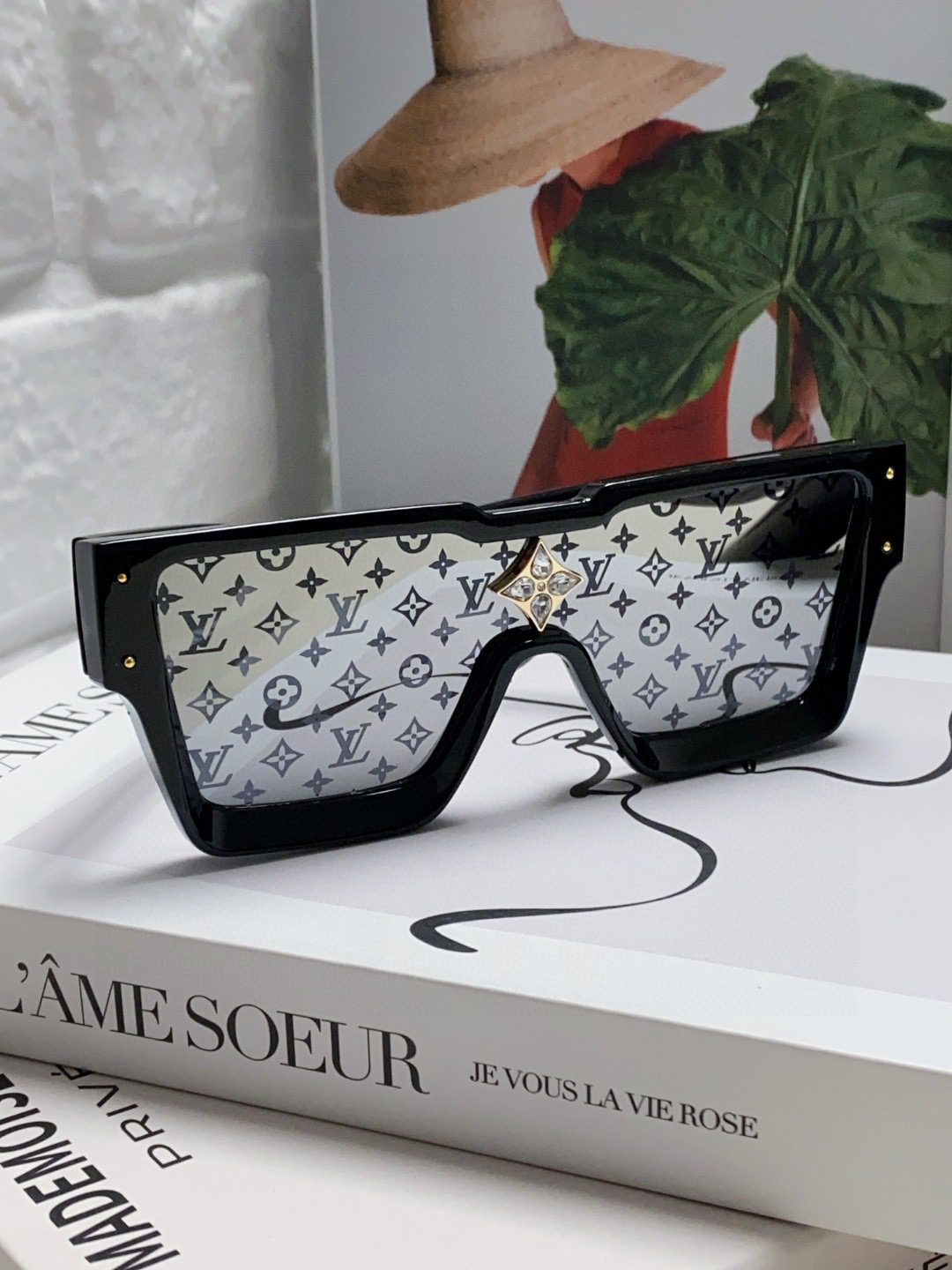 LV SUNGLASSES - Image 3