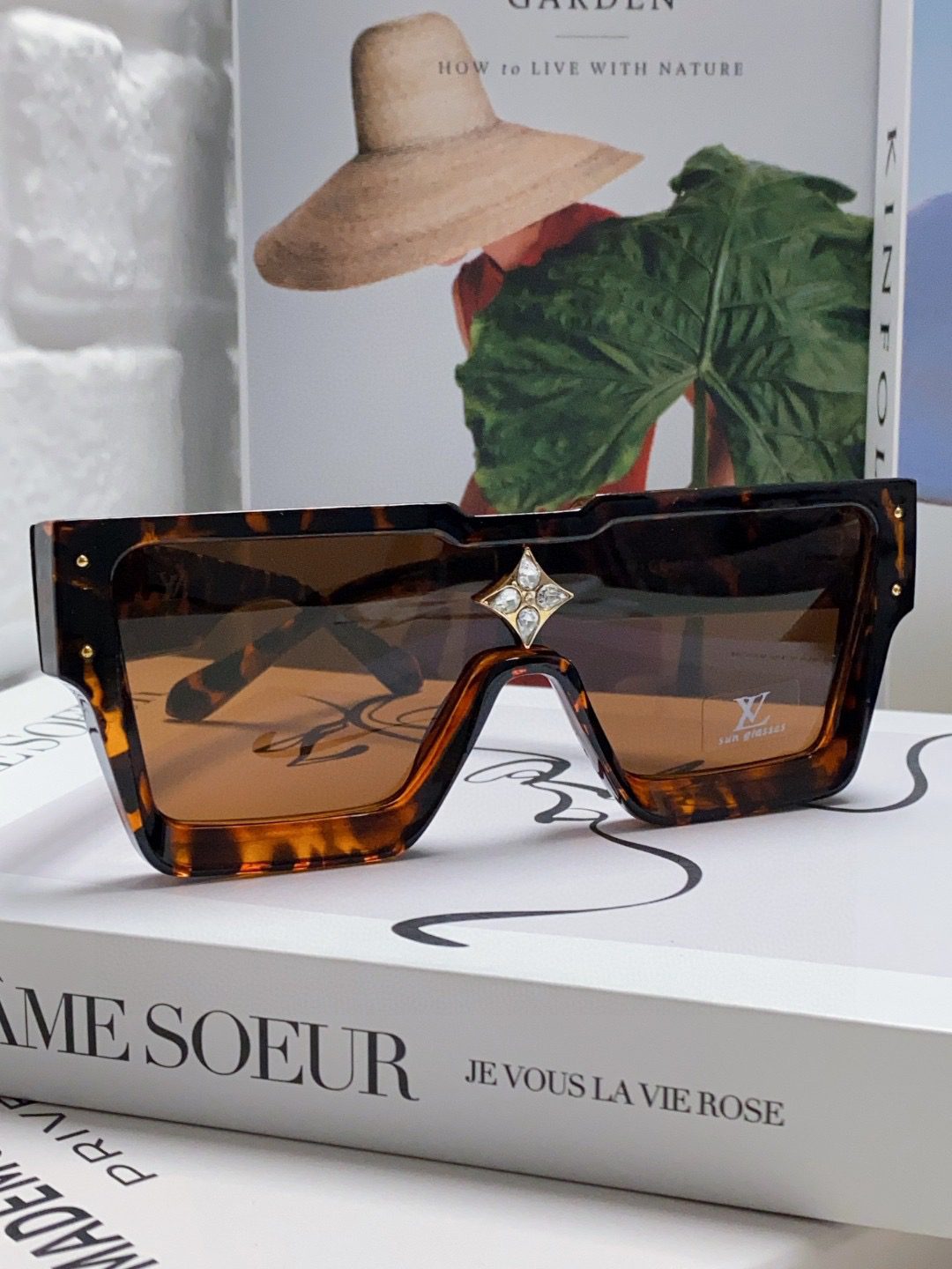 LV SUNGLASSES - Image 3