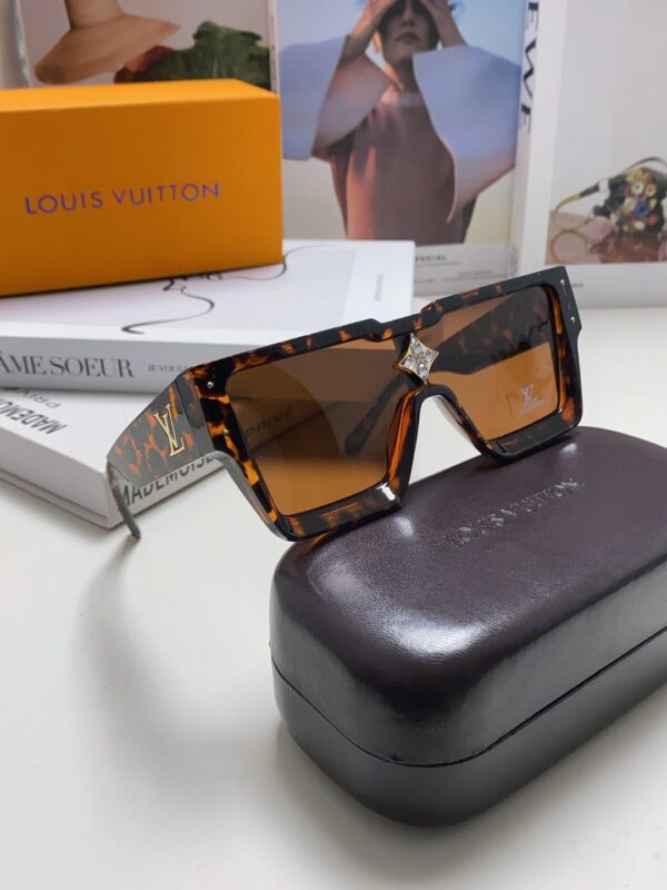 LV SUNGLASSES - Image 8
