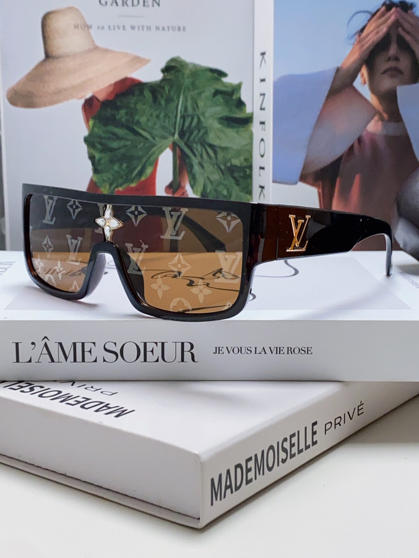 LV SUNGLASSES - Image 2
