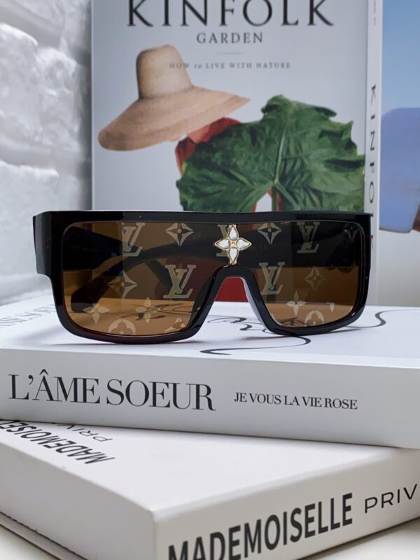 LV SUNGLASSES - Image 4