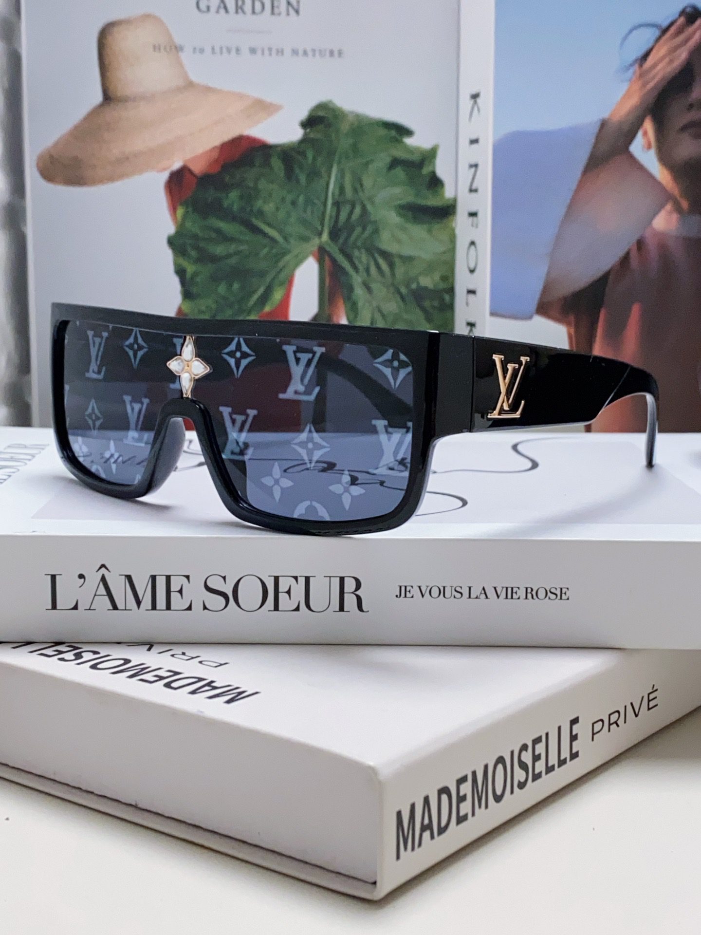 LV SUNGLASSES - Image 2