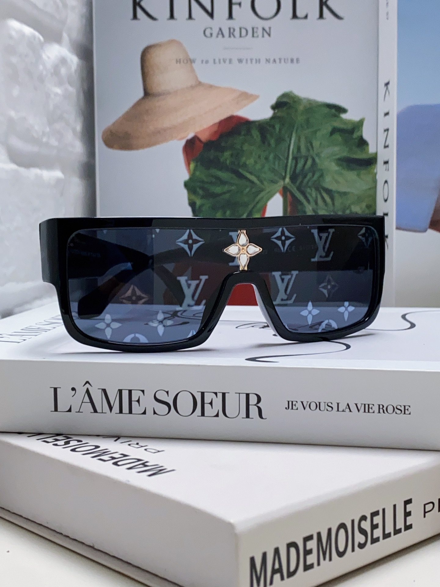 LV SUNGLASSES - Image 3