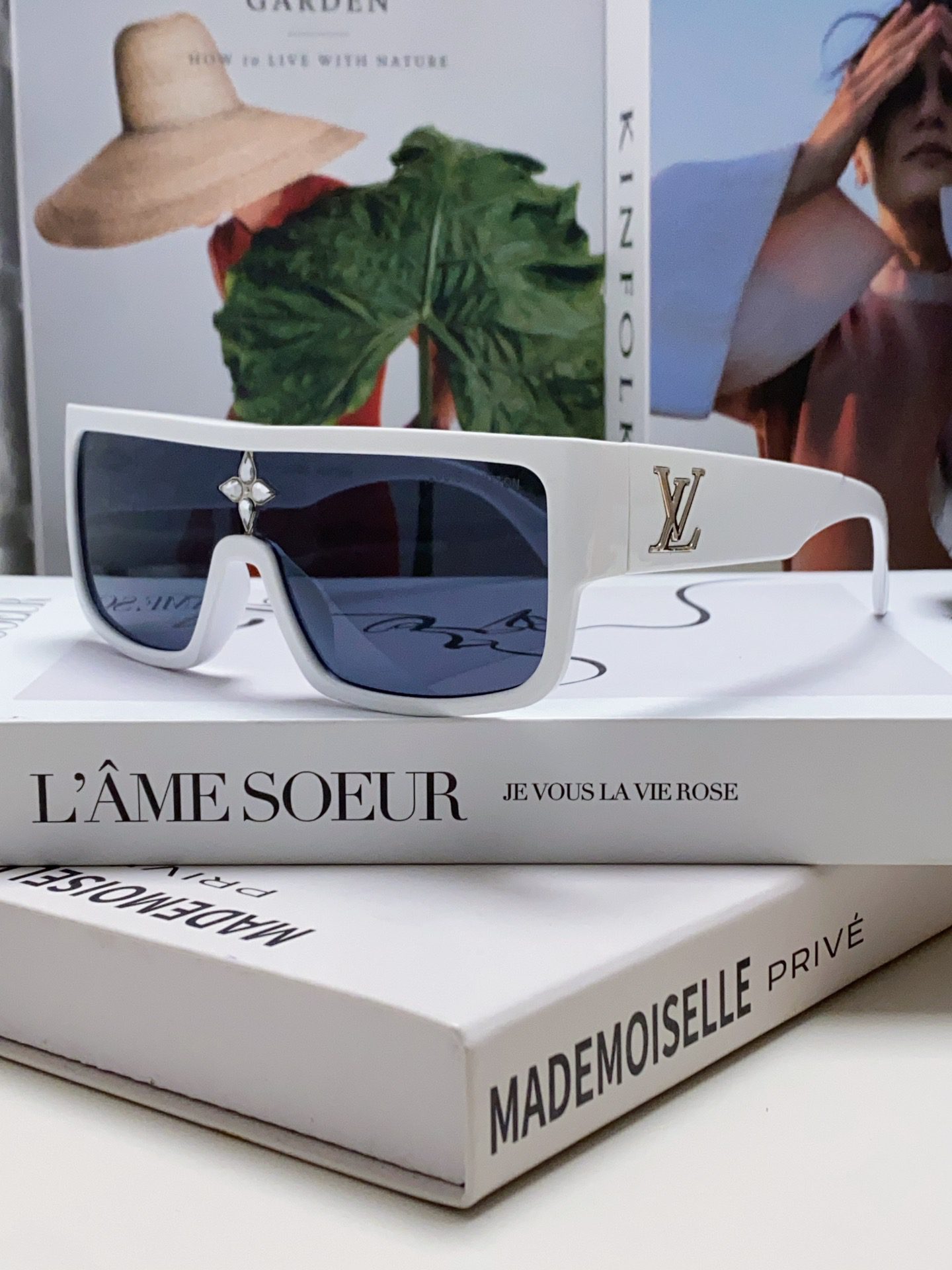 LV SUNGLASSES - Image 2