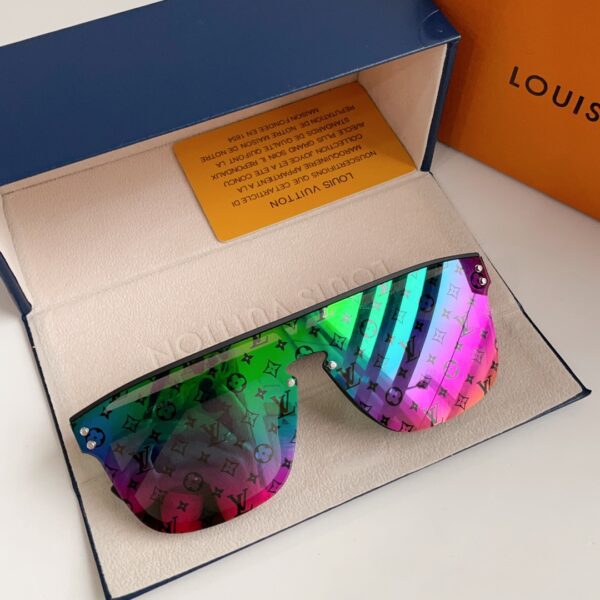 LV SUNGLASSES - Image 4