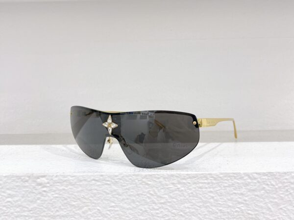 LV SUNGLASSES - Image 4