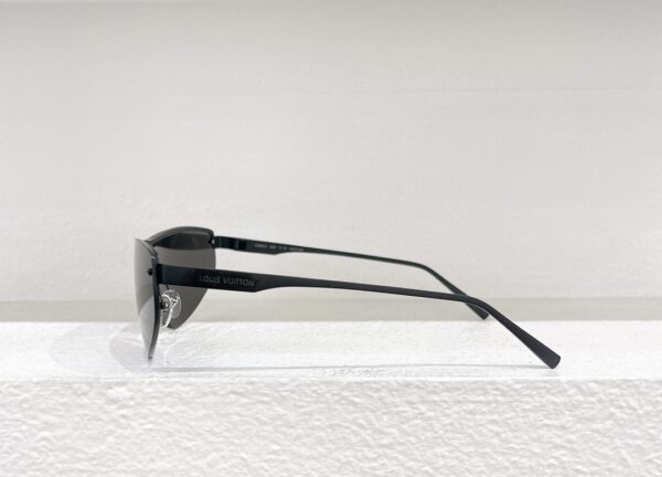 LV SUNGLASSES - Image 8