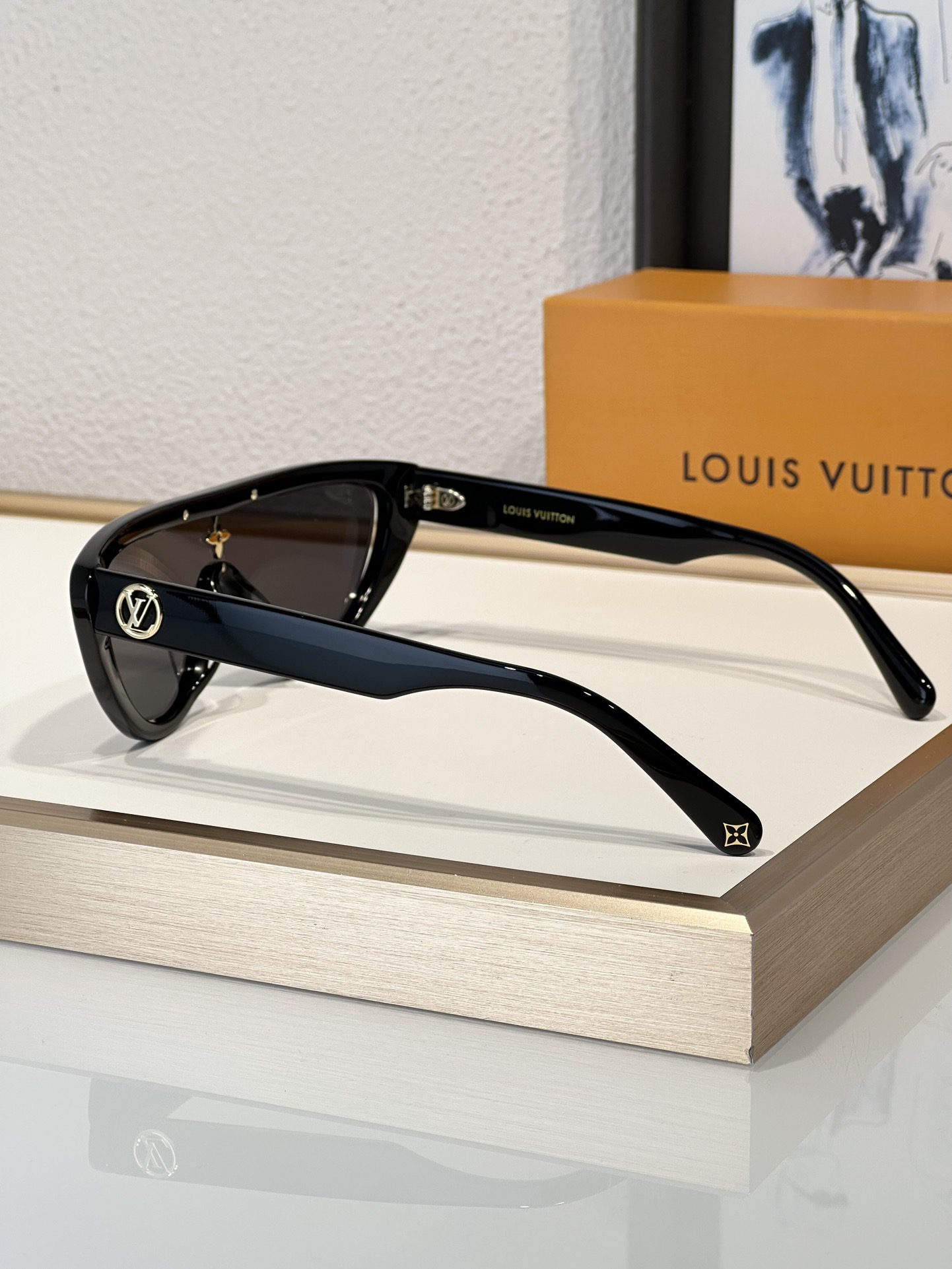 LV SUNGLASSES - Image 7
