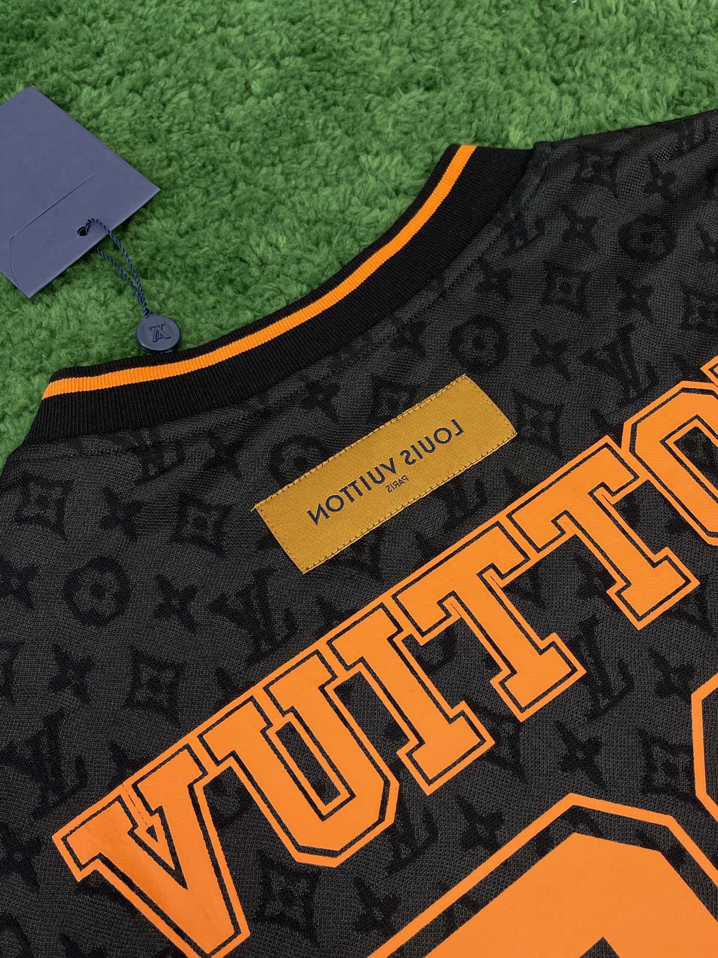 LV TSHIRT - Image 7