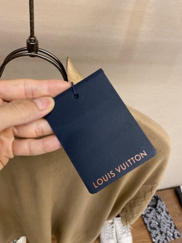 LV TSHIRT - Image 6