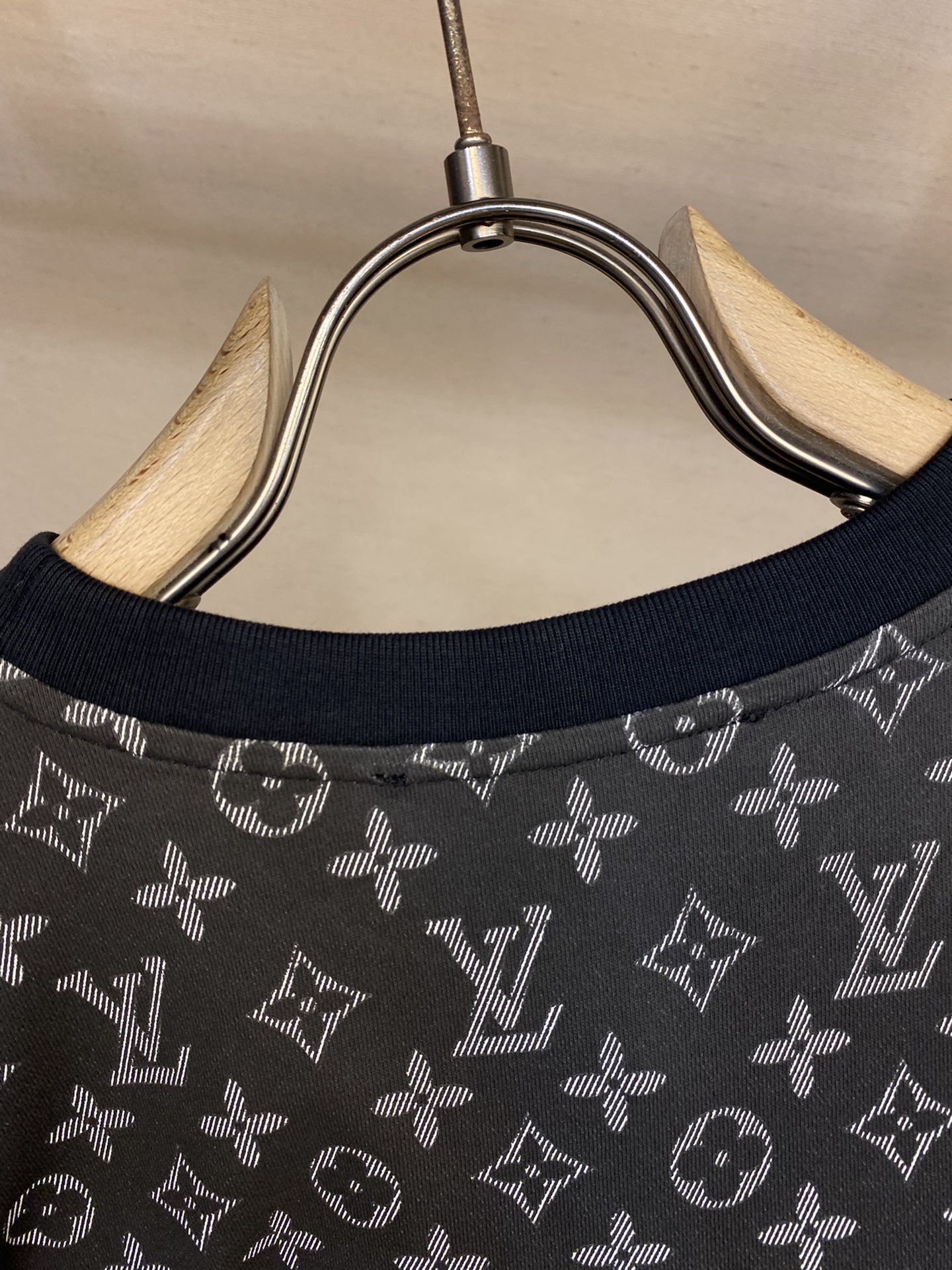 LV TSHIRT - Image 7