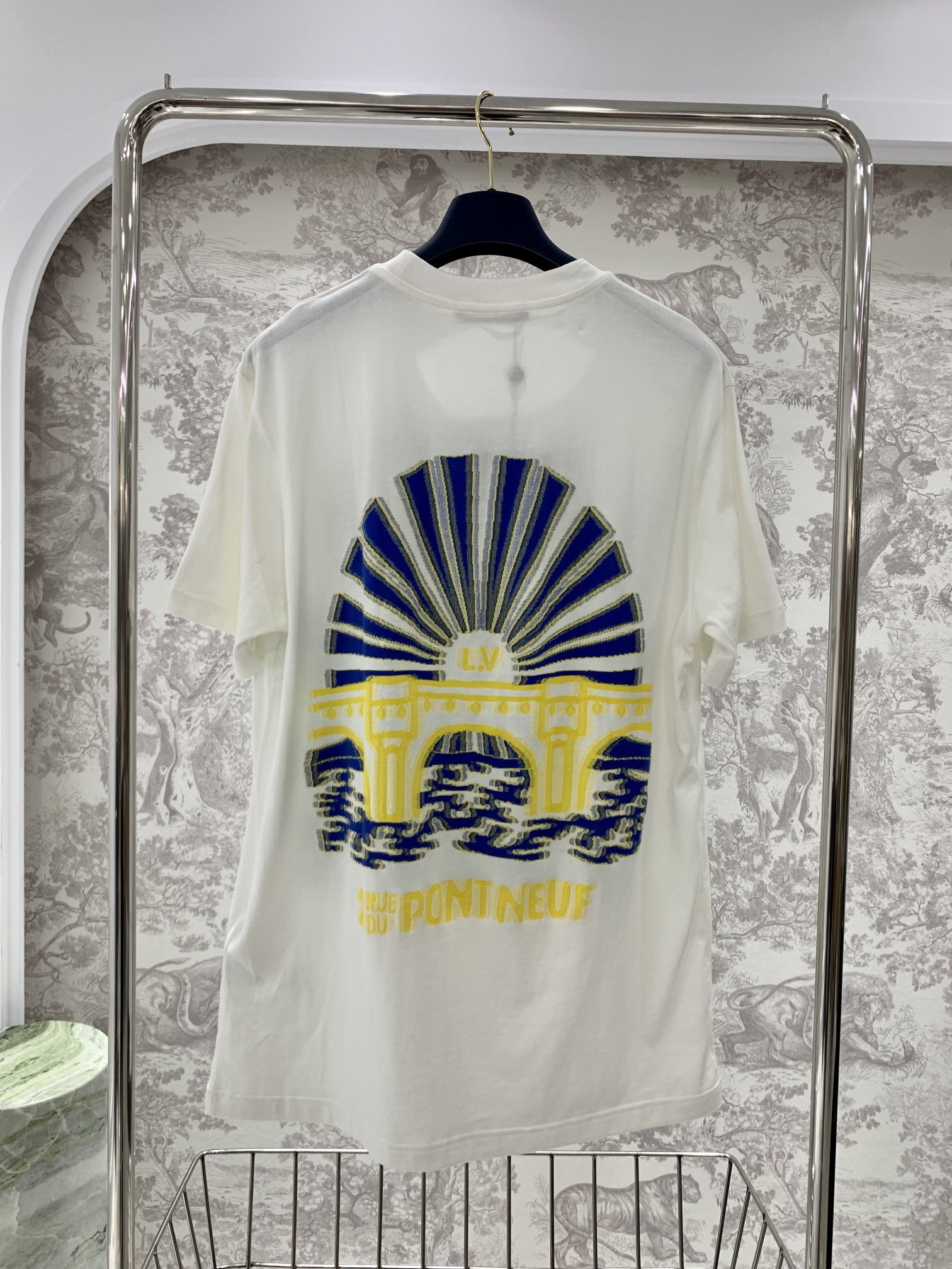 LV TSHIRT - Image 3