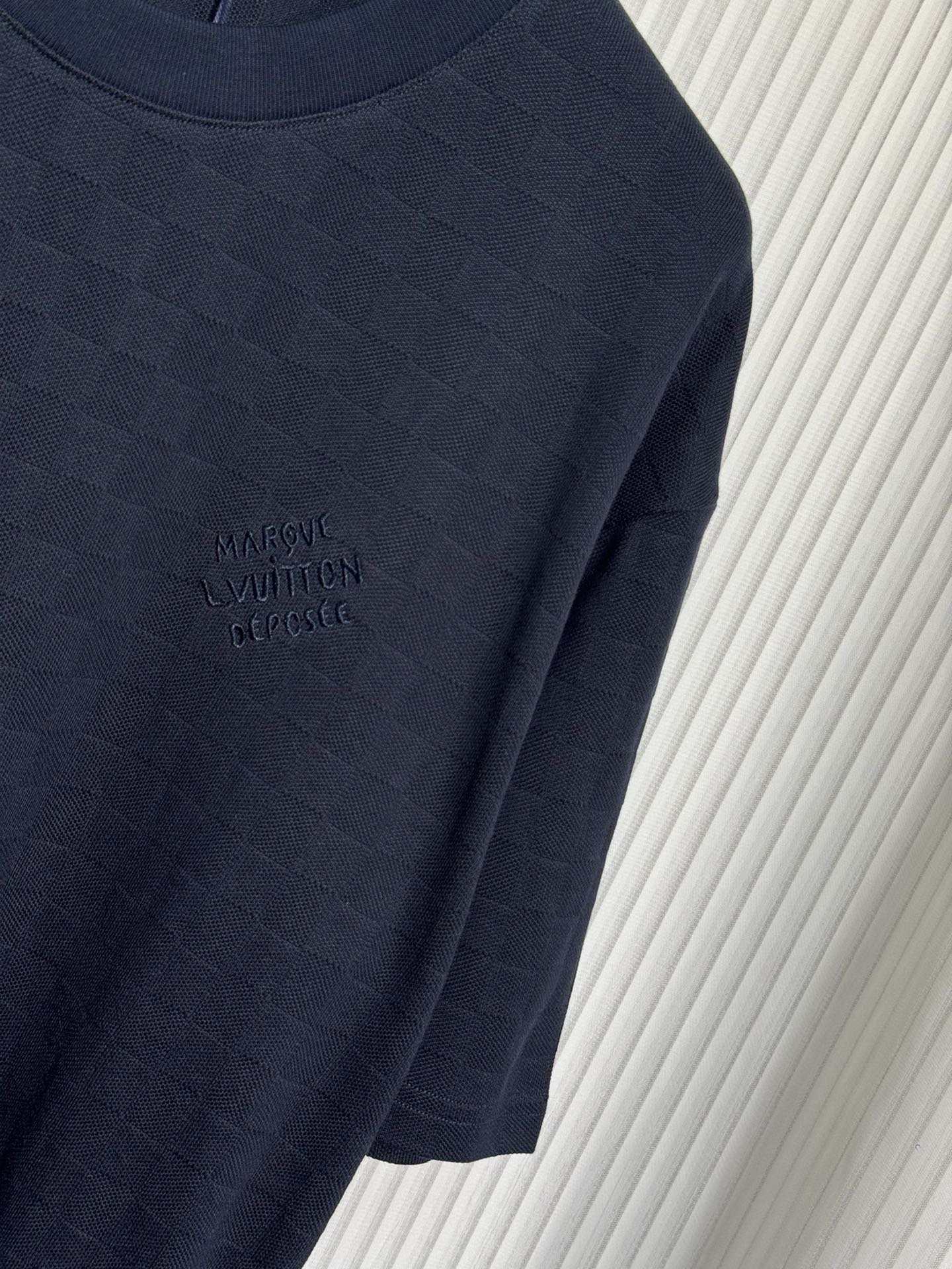 LV TSHIRT - Image 7