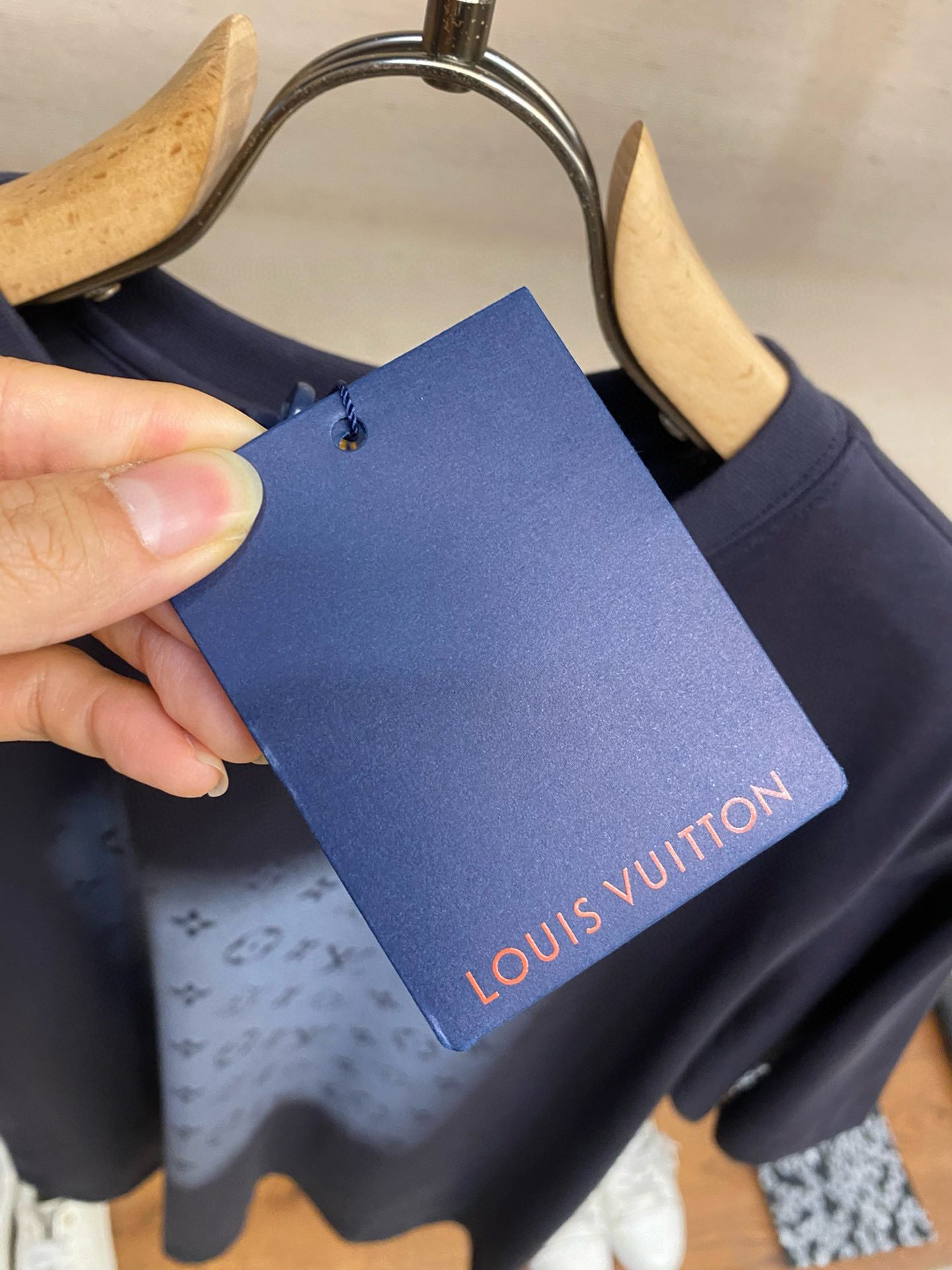 LV TSHIRT - Image 5
