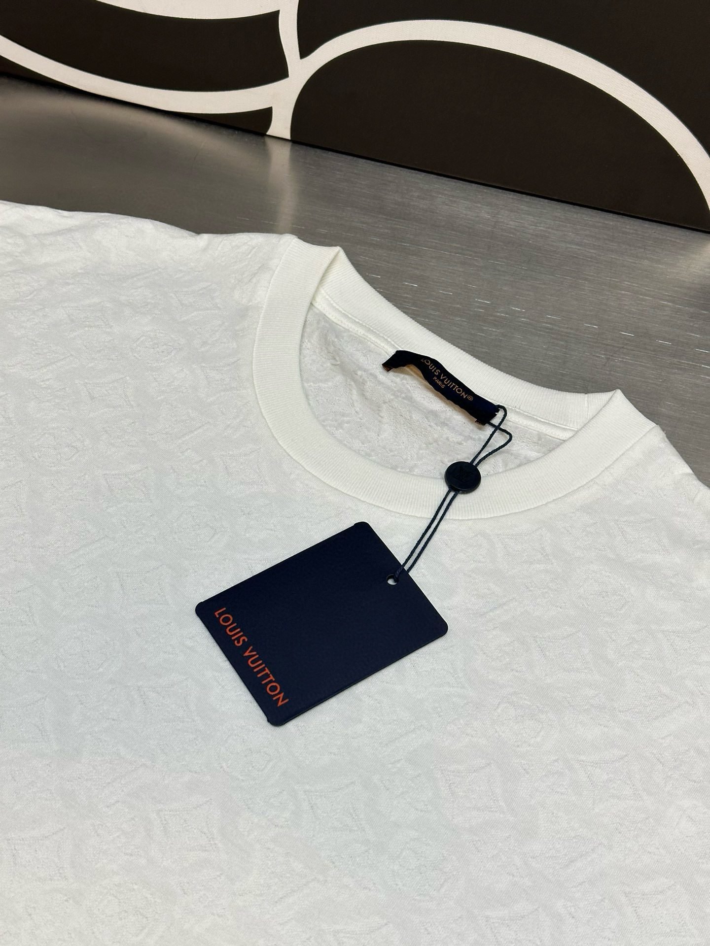 LV TSHIRT - Image 5