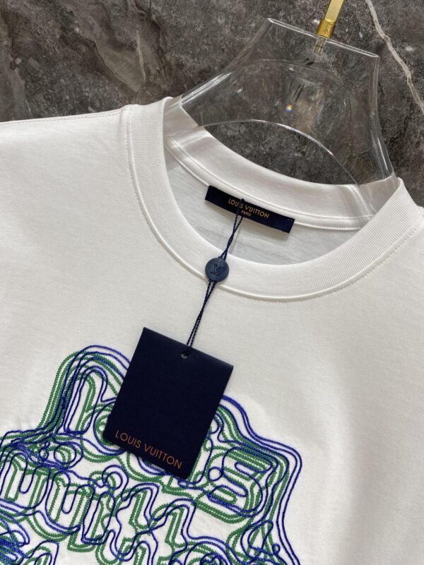 LV TSHIRT - Image 4