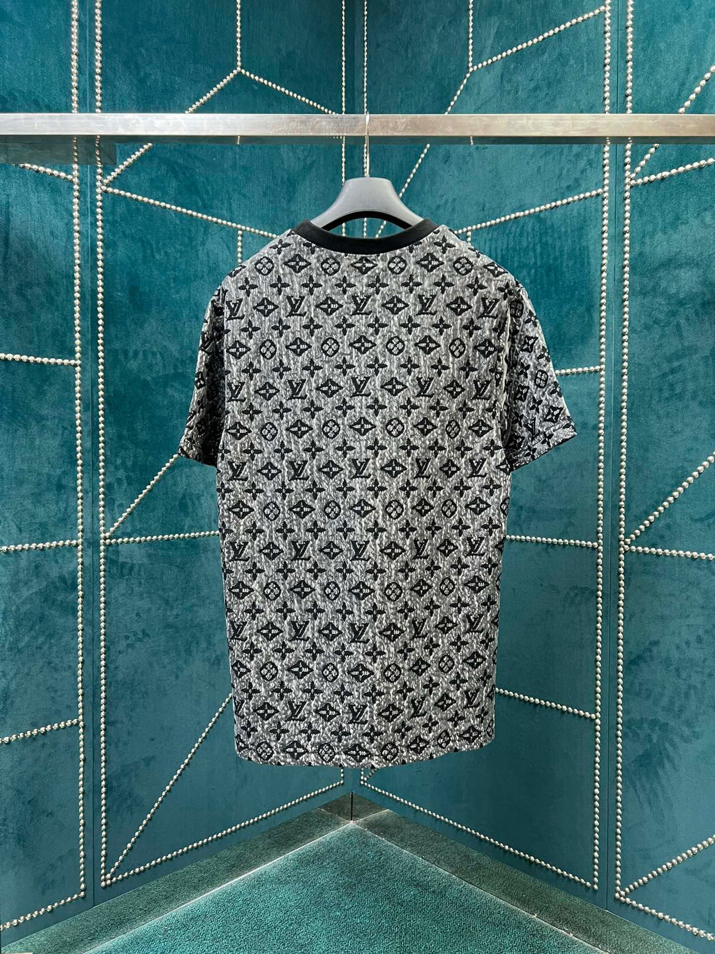 LV TSHIRT - Image 3