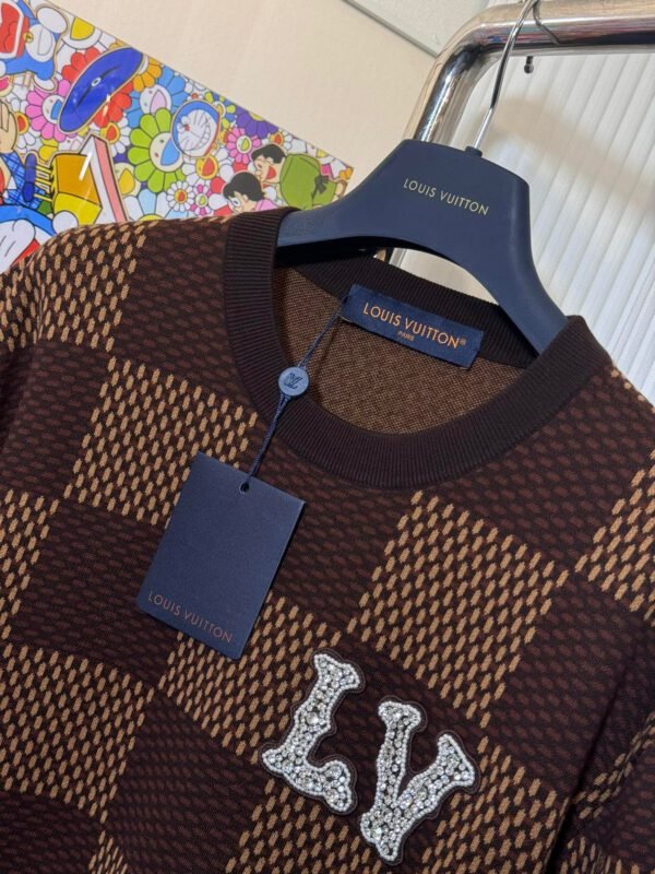 LV TSHIRT - Image 8