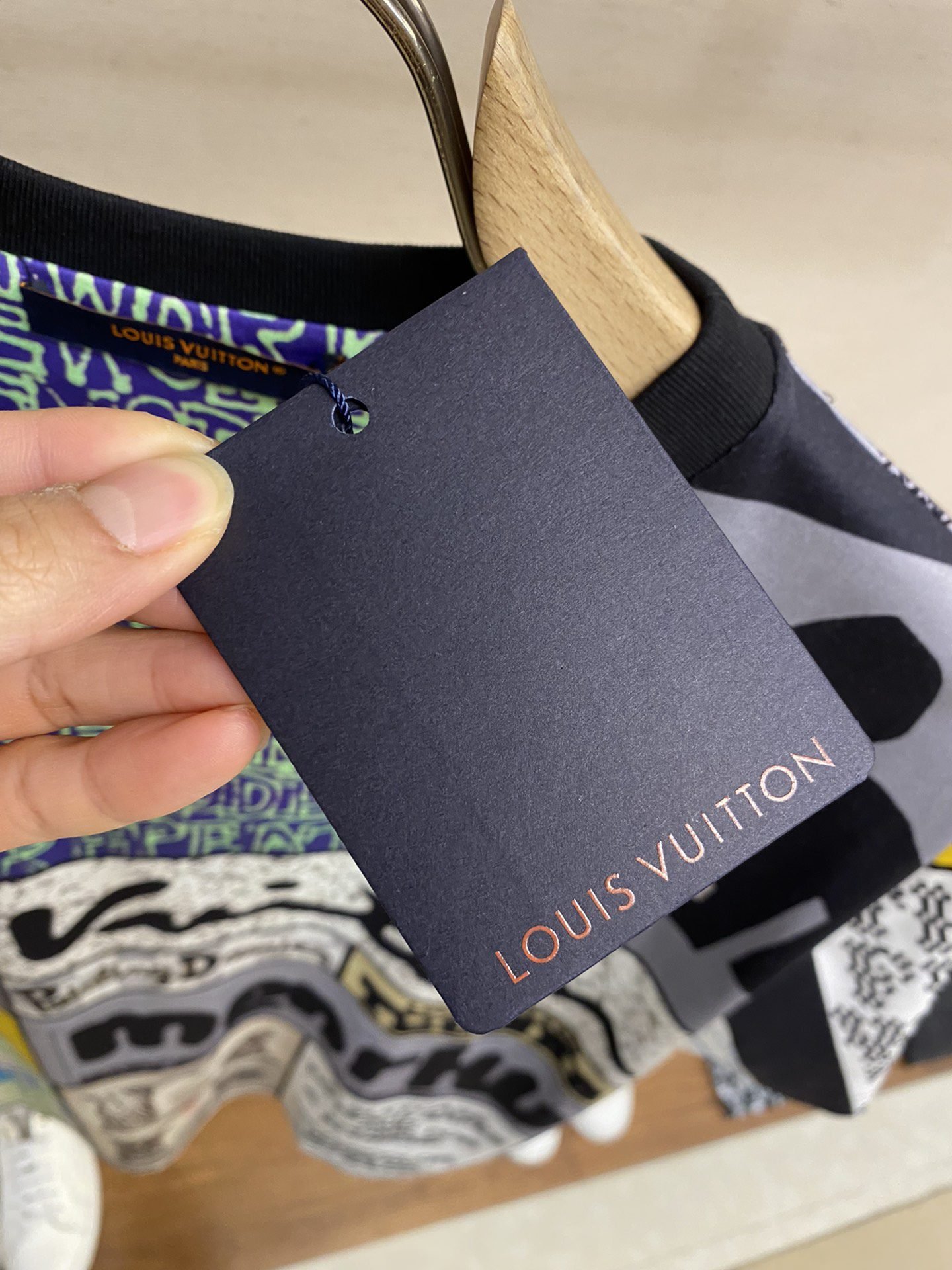 LV TSHIRT - Image 5