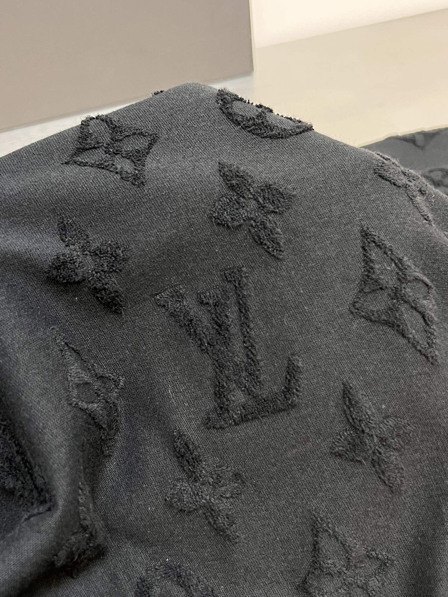 LV TSHIRT - Image 5