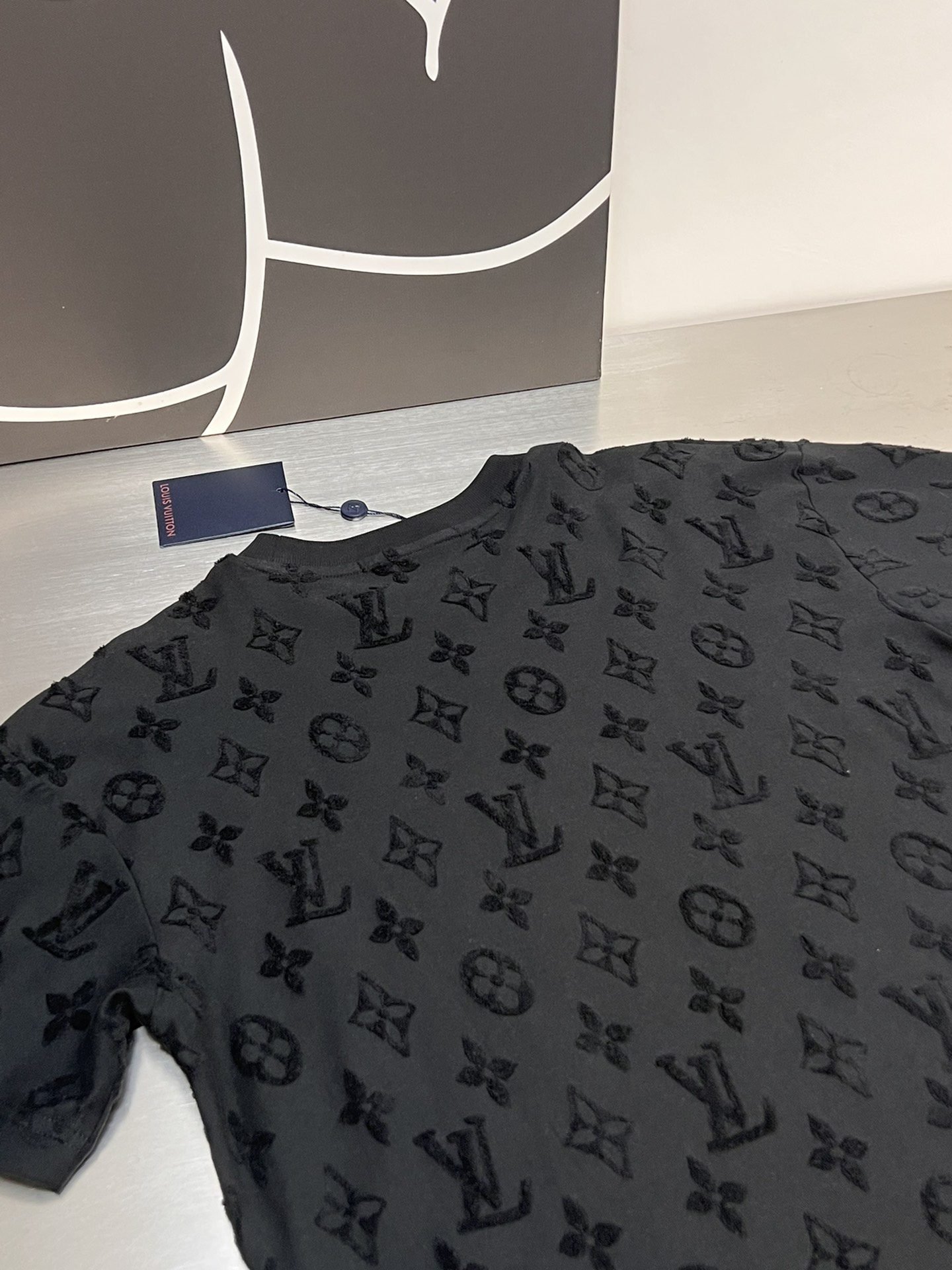 LV TSHIRT - Image 7