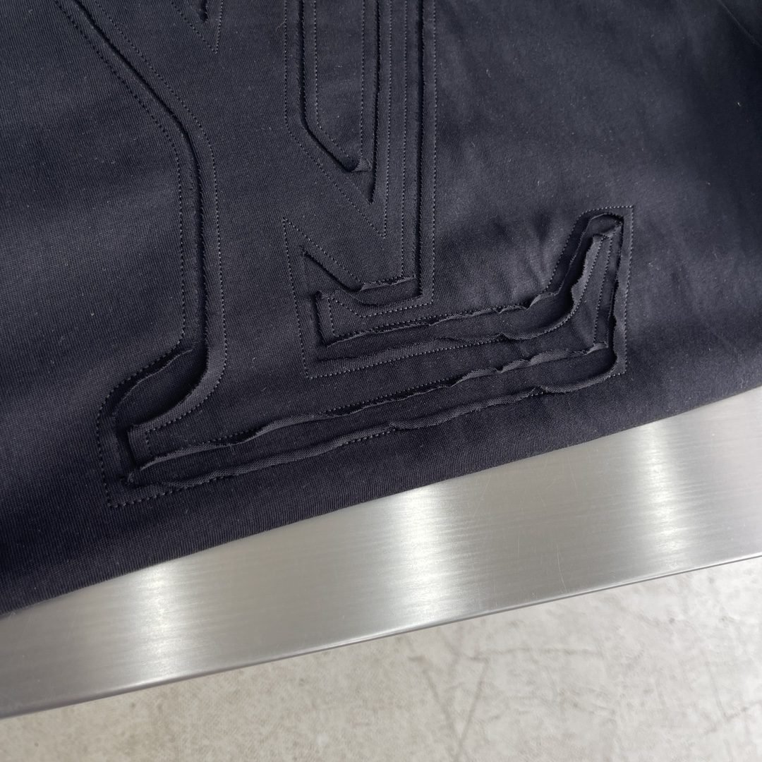 LV TSHIRT - Image 5