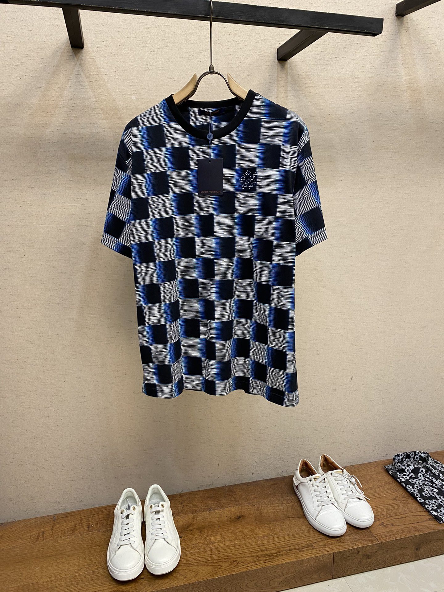 LV TSHIRT - Image 2