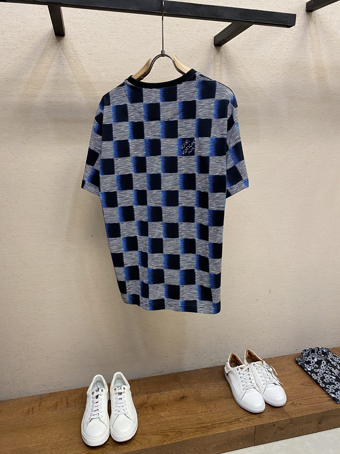 LV TSHIRT - Image 3