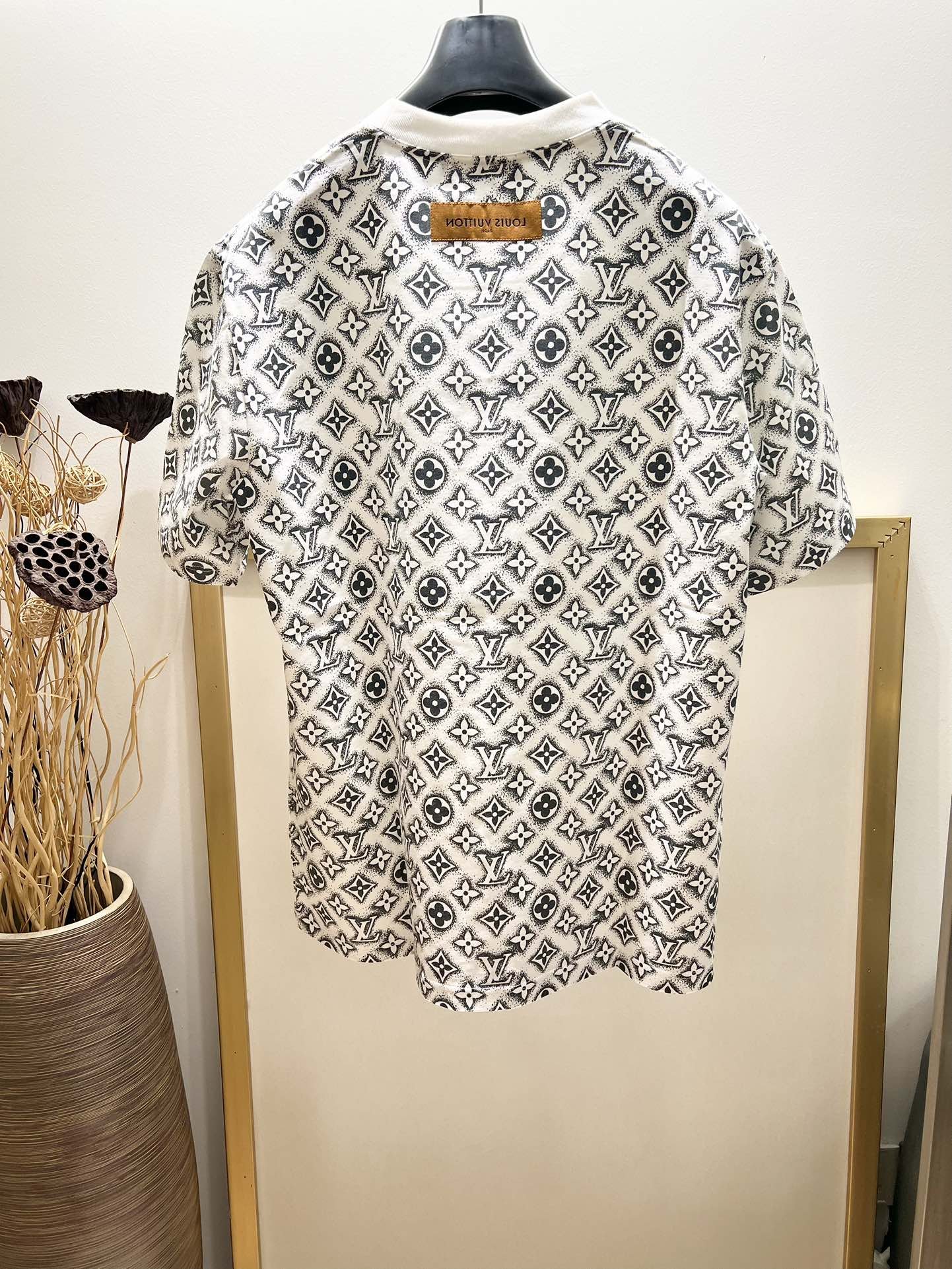LV TSHIRT - Image 3